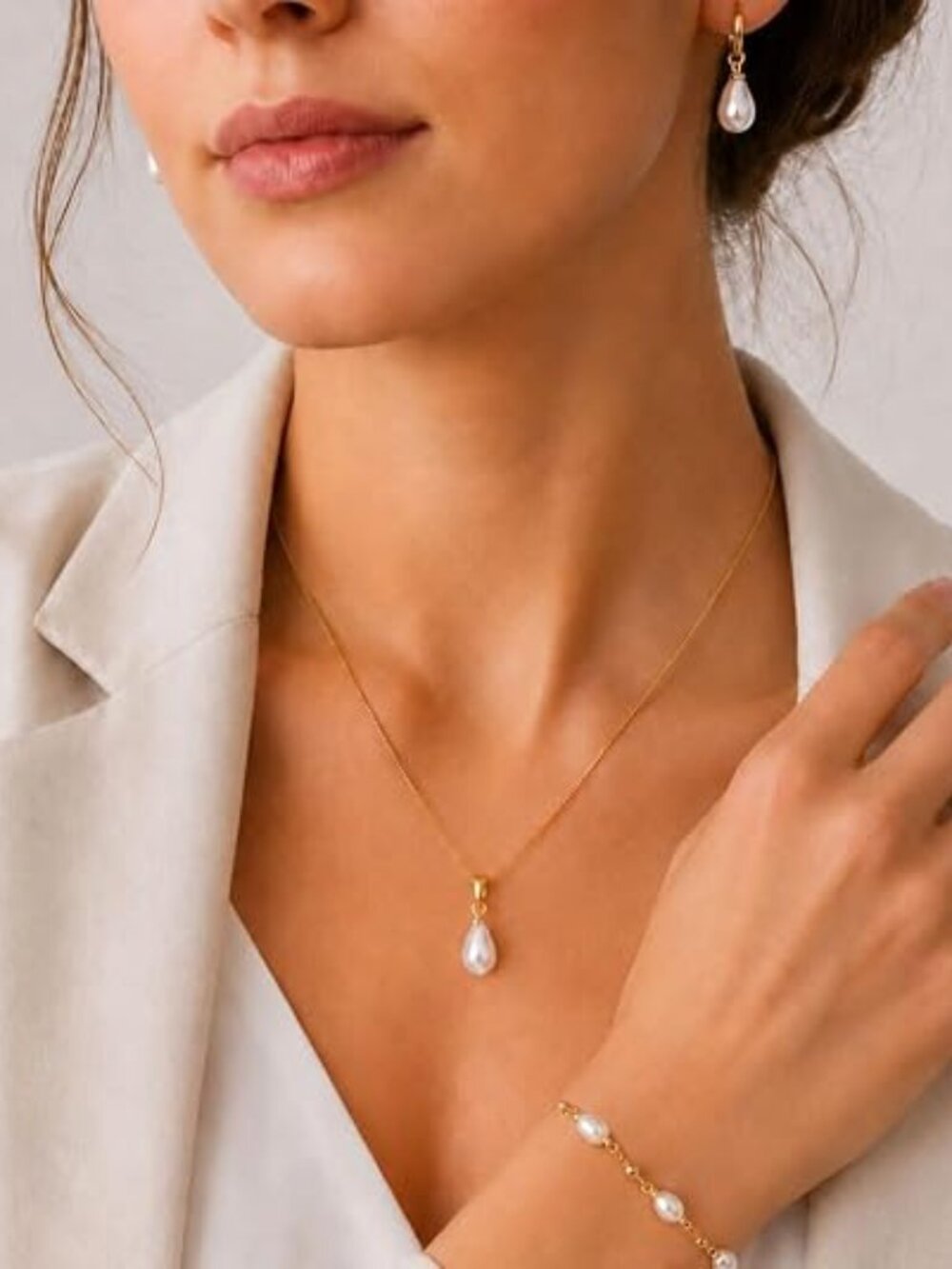 3-Piece Pearl Jewelry Set Necklace Earrings Bracelet